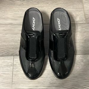 DKNY Reveal Black Slip Ons-Size 7/37.5